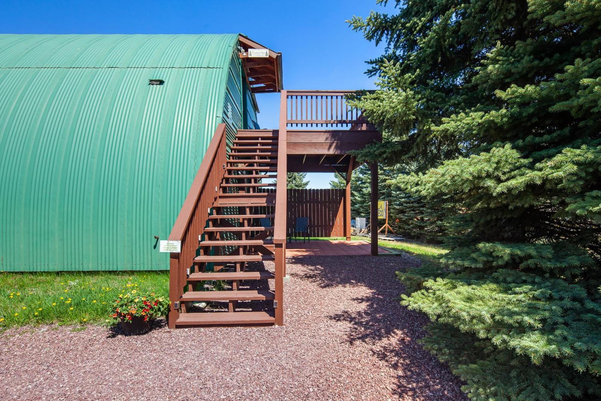 Sky Eco - Glacier General Store And Cabins Coram 외부 사진