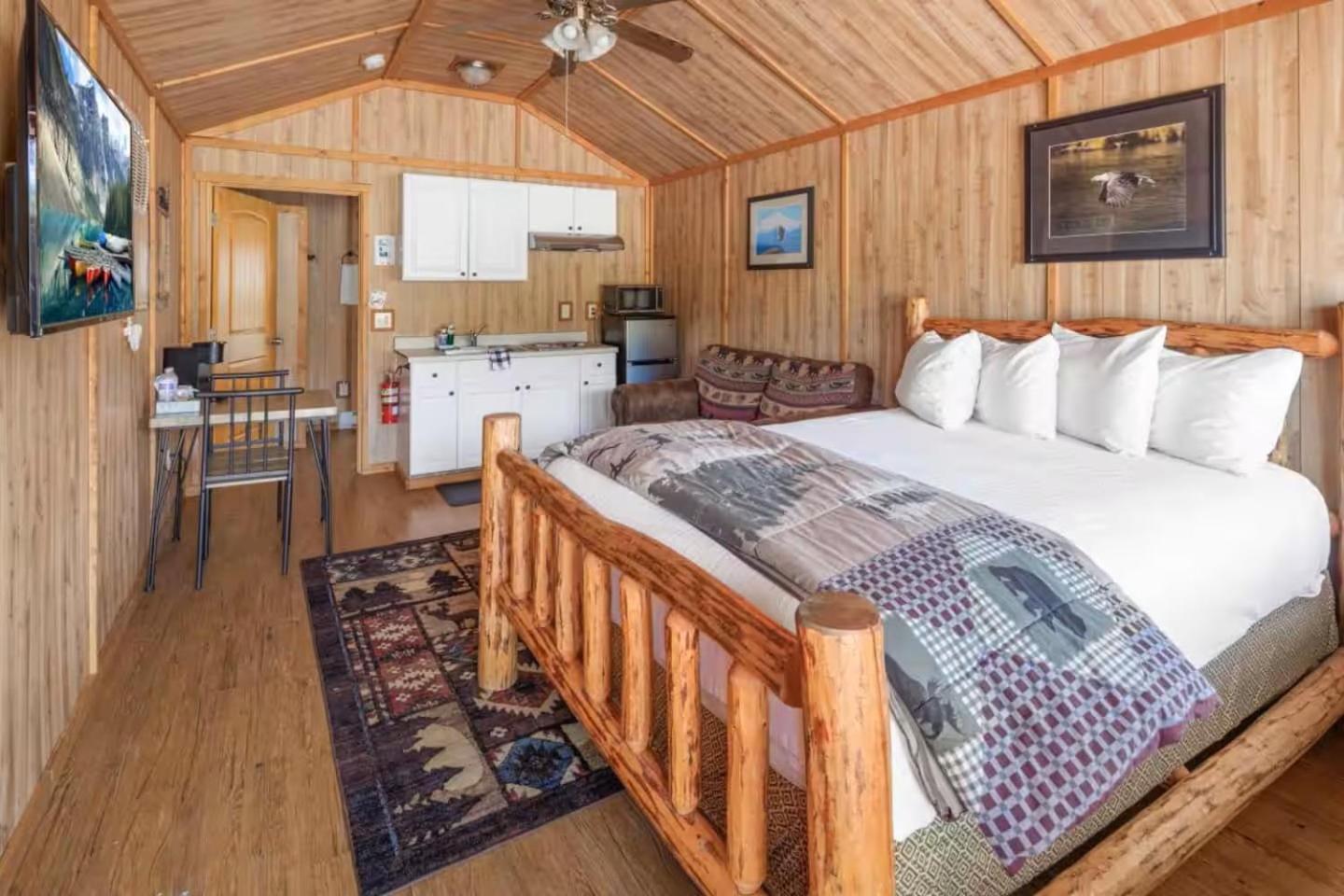 Sky Eco - Glacier General Store And Cabins Coram 외부 사진