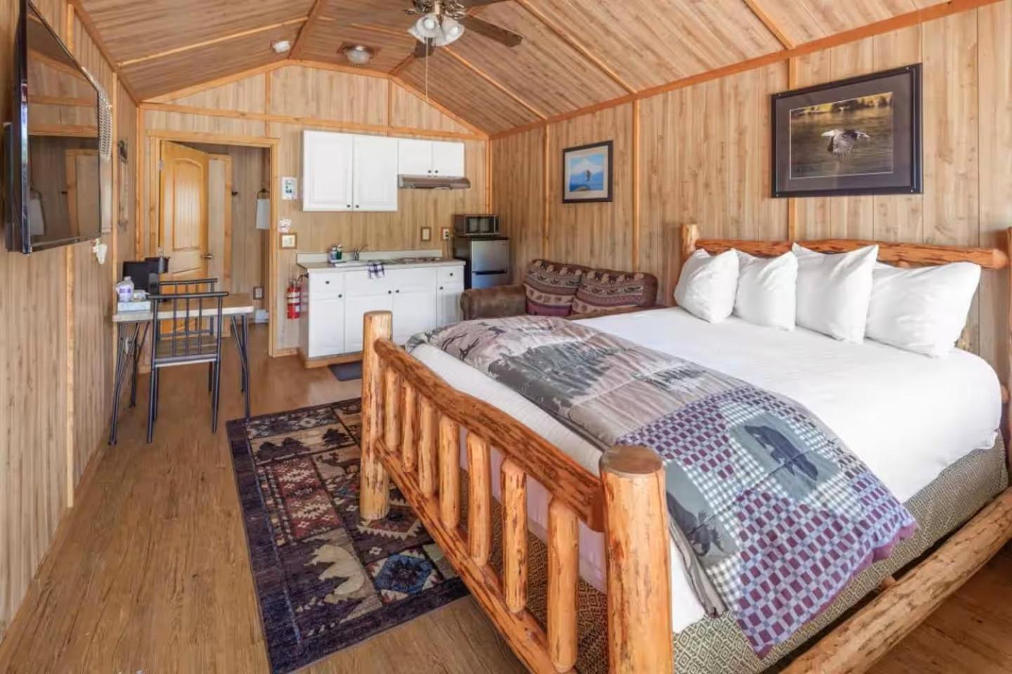 Sky Eco - Glacier General Store And Cabins Coram 외부 사진